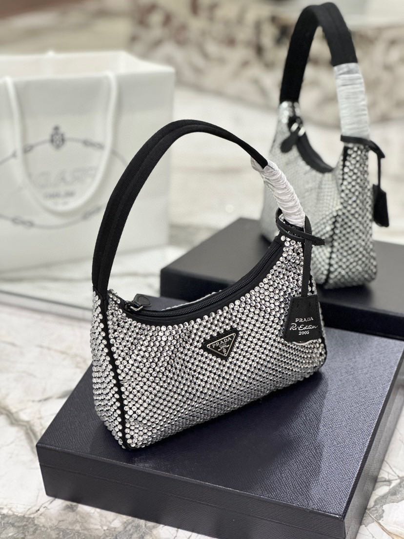 Bolsa Prada Satin Crystal Mini Re-Edition 2000