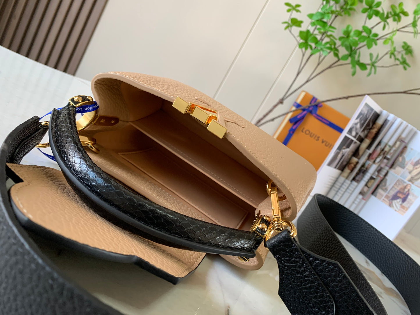 Bolsa LV Capucines