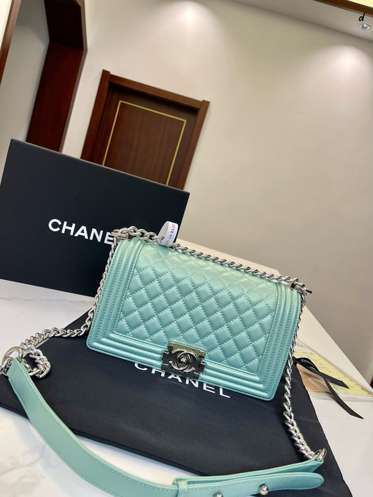 Chanel Leboy Acetinada