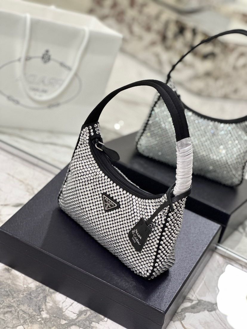 Bolsa Prada Satin Crystal Mini Re-Edition 2000