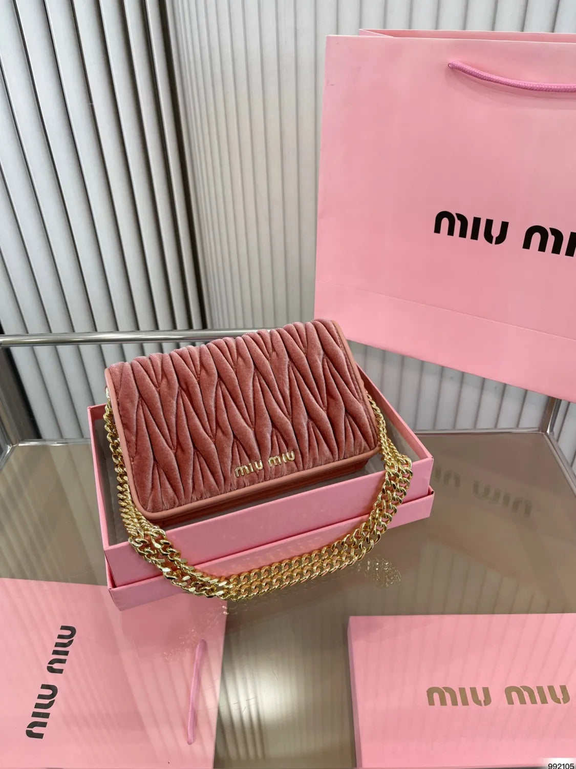 Bolsa Miu Miu matelassê em Veludo