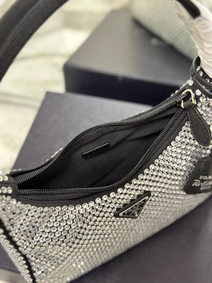 Bolsa Prada Satin Crystal Mini Re-Edition 2000