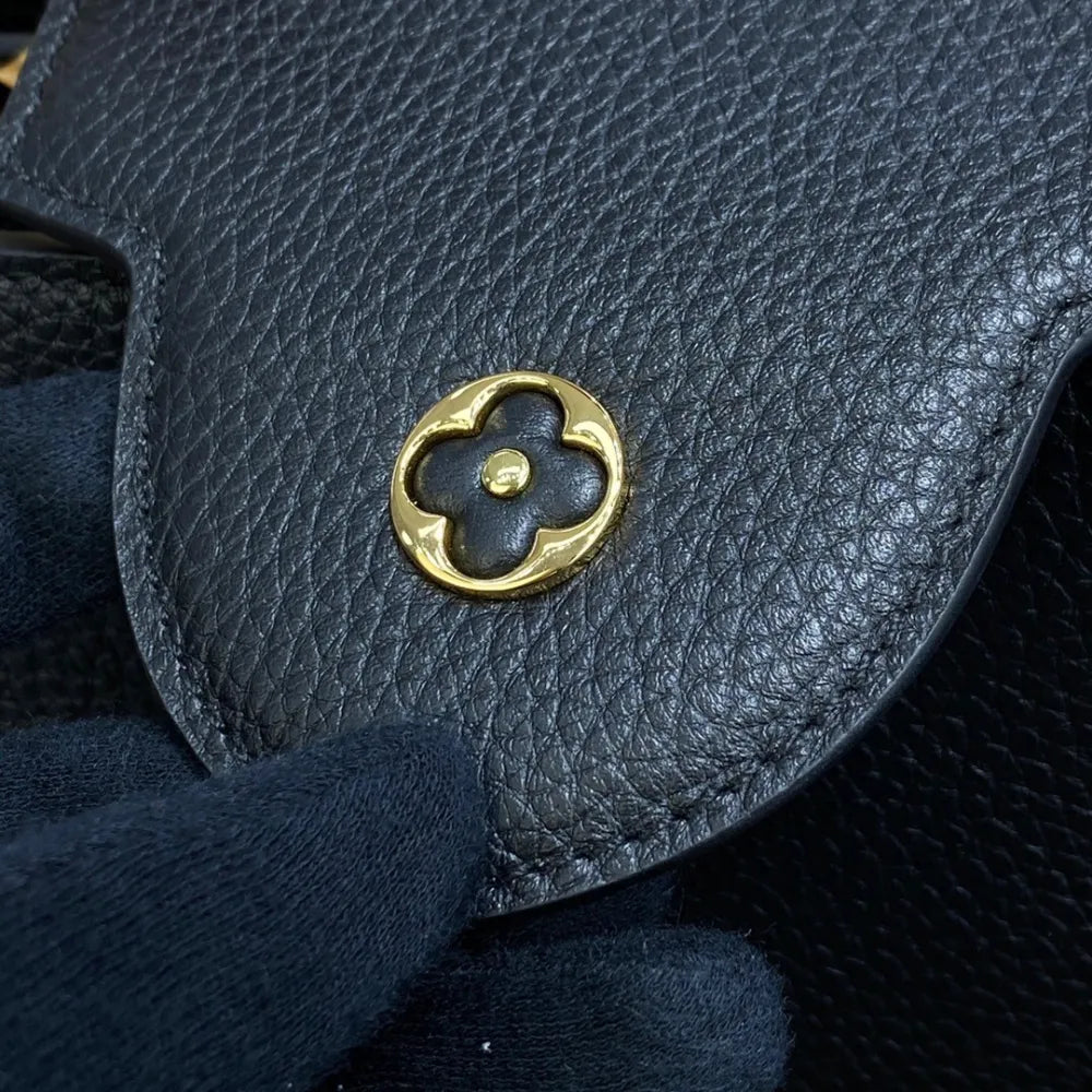 Bolsa Louis Vuitton Capucines Preta