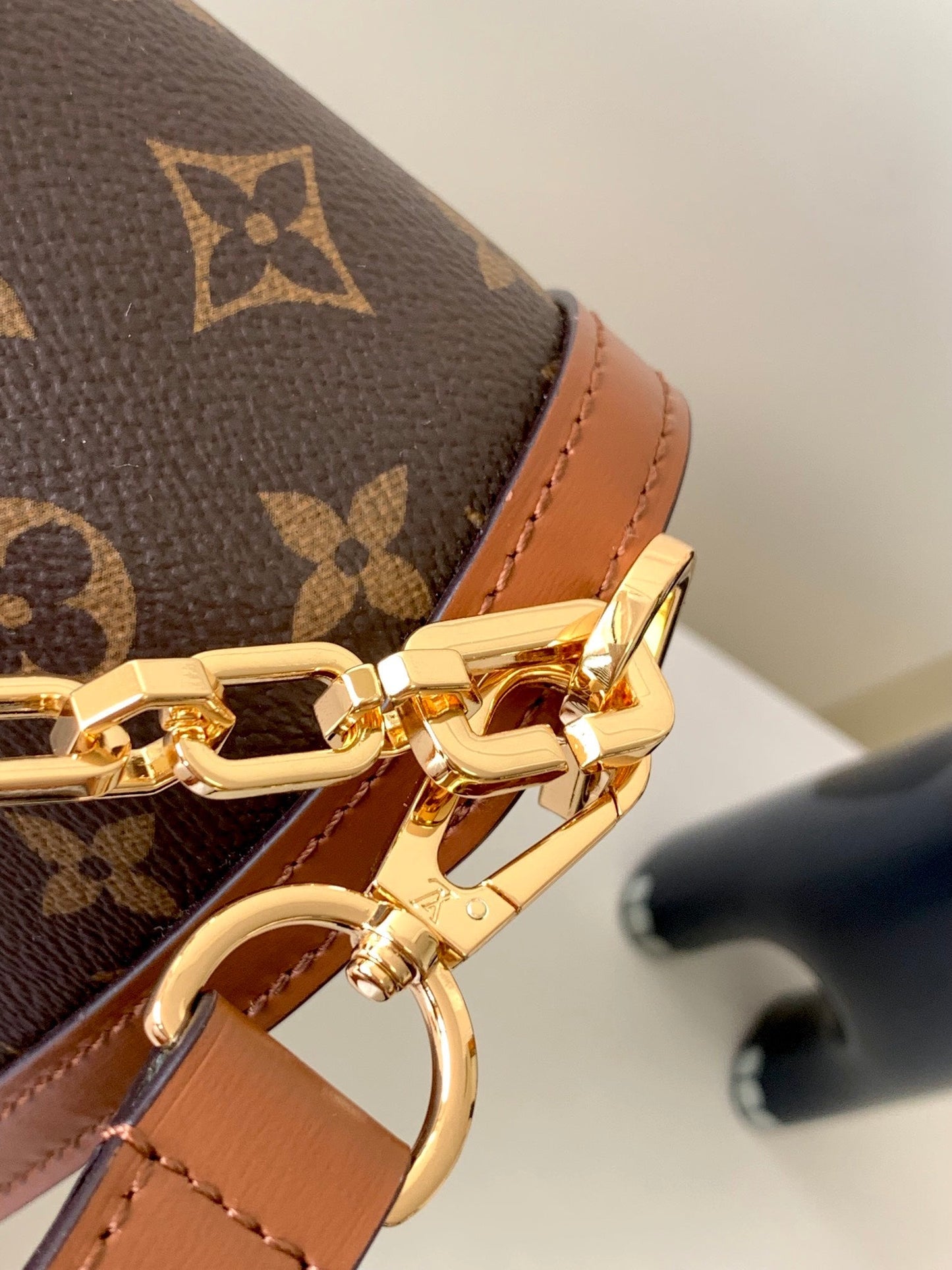 Bolsa Louis Vuitton  Dauphine Reverse Monogram