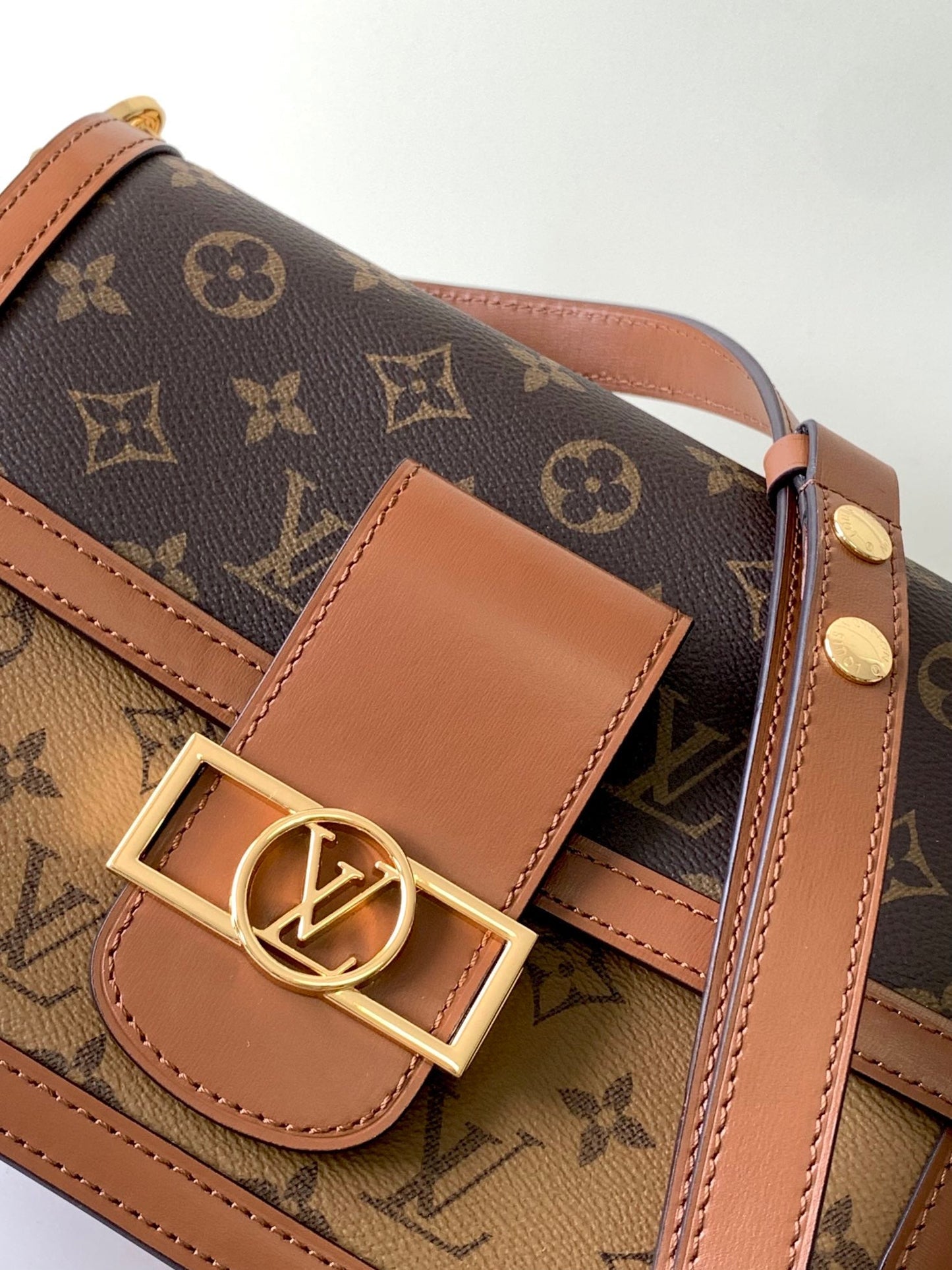 Bolsa Louis Vuitton  Dauphine Reverse Monogram