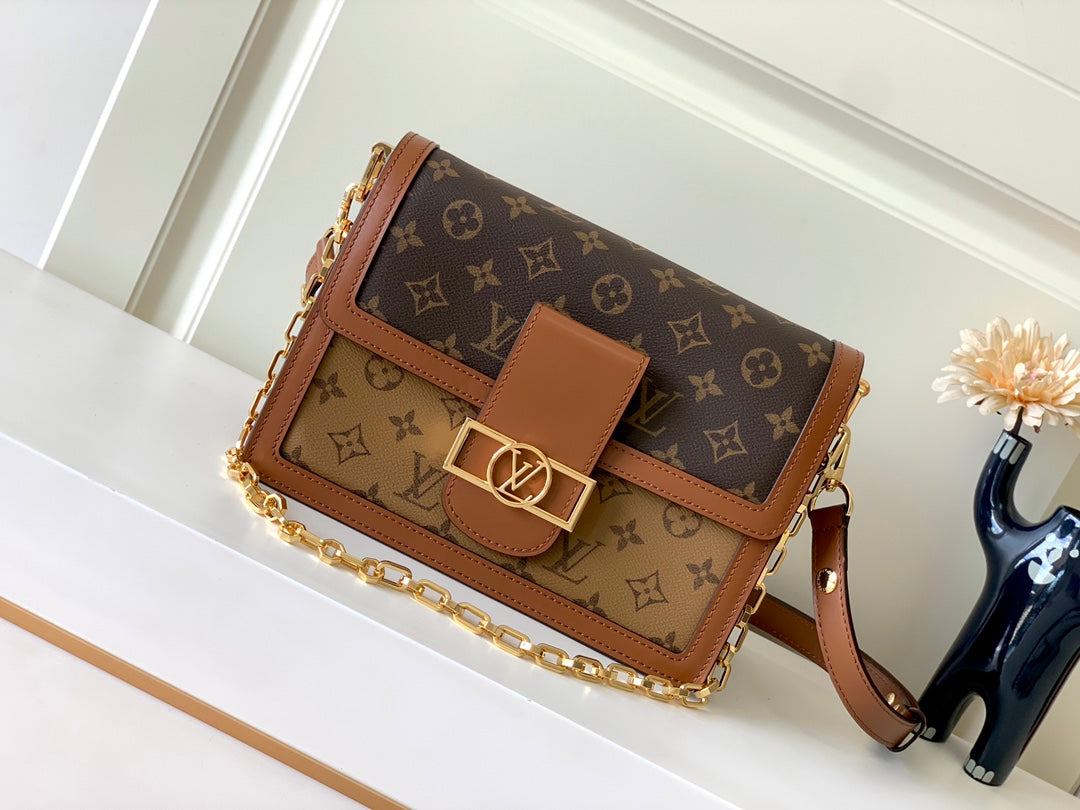 Bolsa Louis Vuitton  Dauphine Reverse Monogram